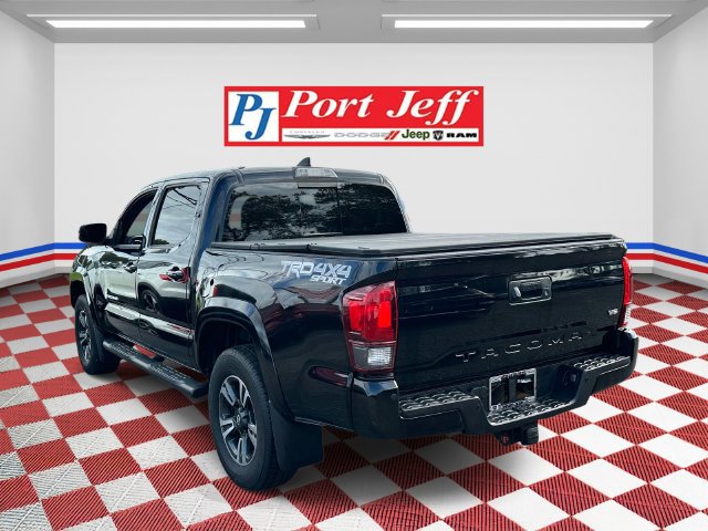 Used 2019 Toyota Tacoma TRD Sport AWD/4WD image 5