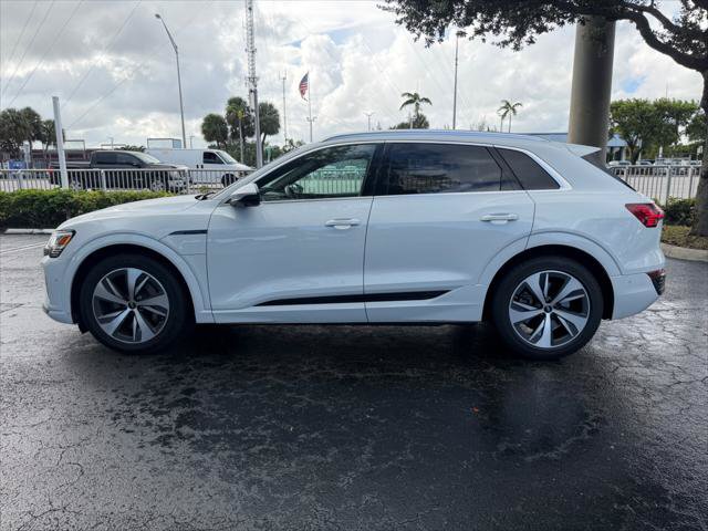 Used 2024 Audi Q8 e-tron Premium Plus w/ Premium Plus Package AWD/4WD image 3