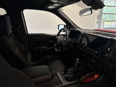 Used 2025 Nissan Frontier Pro-X RWD image 18