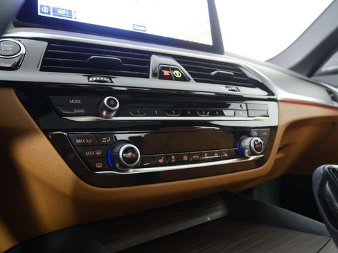 Certified 2023 BMW 530i w/ Premium Package image 22