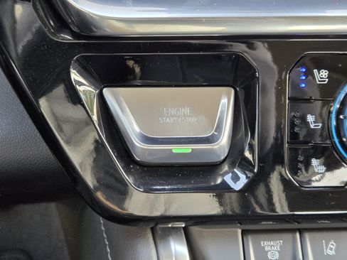 Used 2024 GMC Sierra 3500 Denali AWD/4WD image 17