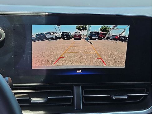 Used 2024 Chevrolet Trax ACTIV w/ Driver Confidence Package FWD image 16