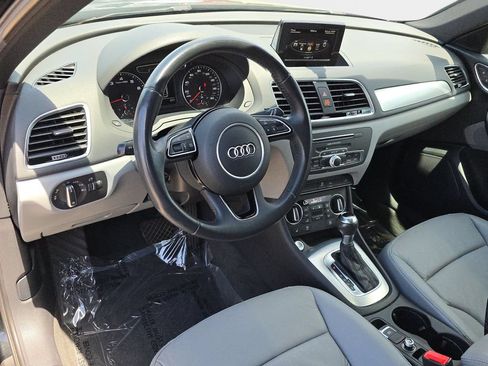 Used 2018 Audi Q3 2.0T Premium w/ Convenience Package FWD image 19