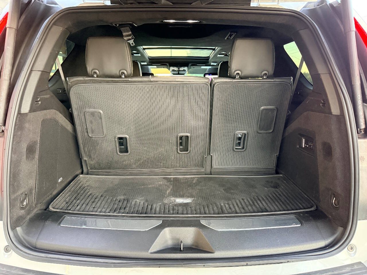 Used 2023 Cadillac Escalade V w/ LPO, Floor Liner Package AWD/4WD image 38
