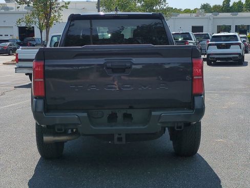 Used 2024 Toyota Tacoma TRD Off-Road AWD/4WD image 9