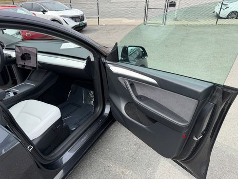 Used 2024 Tesla Model Y Long Range image 35