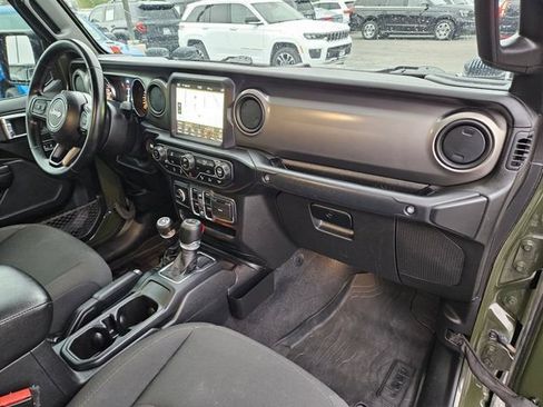 Used 2021 Jeep Gladiator Sport AWD/4WD image 32