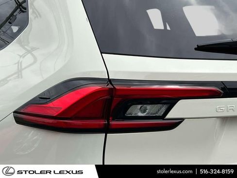 Used 2024 Toyota Grand Highlander Limited image 15