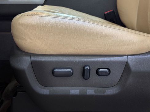 Used 2014 Ford F450 Lariat w/ Lariat Ultimate Package image 40