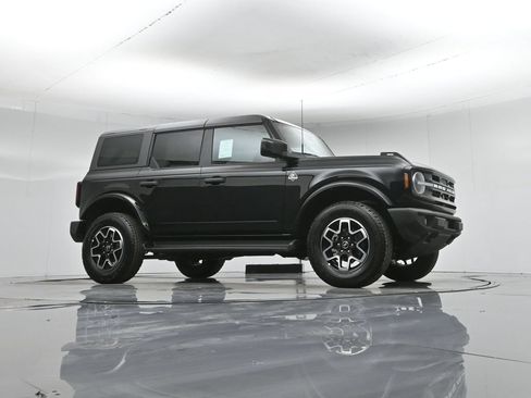 Used 2026 Ford Bronco Outer Banks AWD/4WD image 3
