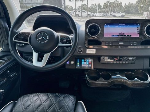 Used 2023 Mercedes-Benz Sprinter 3500 image 12