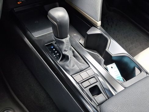 Certified 2025 Toyota Camry SE w/ Convenience Package FWD image 17