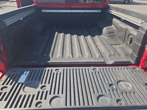 Used 2023 Nissan Frontier SV w/ SV Convenience Package RWD image 16