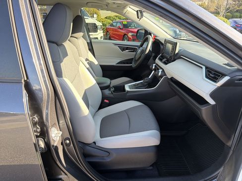 Certified 2022 Toyota RAV4 XLE w/ Convenience Package image 25