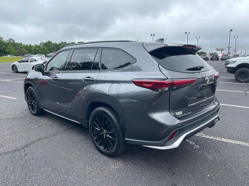 Used 2023 Toyota Highlander XSE FWD image 14