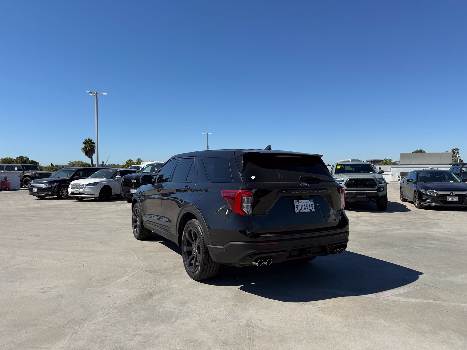 Used 2022 Ford Explorer ST w/ Equipment Group 401A RWD image 2