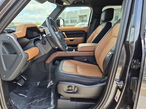 Used 2024 Land Rover Defender 110 X AWD/4WD image 9