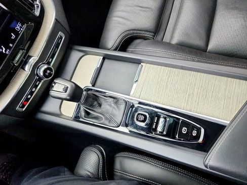 Used 2021 Volvo XC60 T5 Inscription w/ Advanced Package image 26