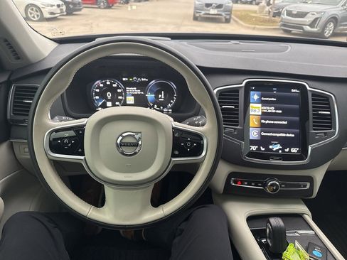 Used 2020 Volvo XC90 T8 Momentum w/ Protection Package Premier image 22