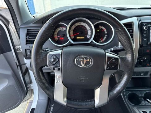 Used 2015 Toyota Tacoma PreRunner image 28