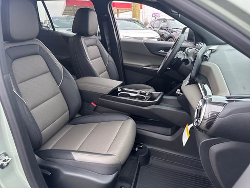 New 2026 Chevrolet Equinox LT w/ Convenience Package II image 12