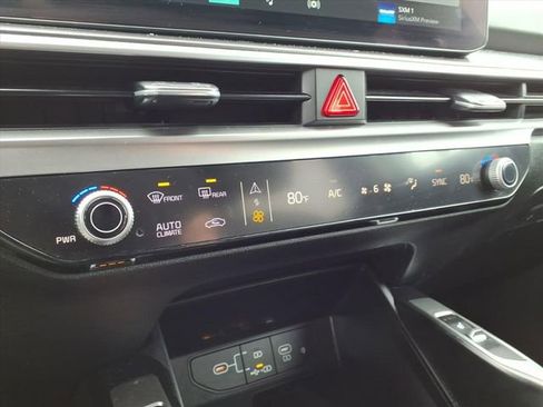 Used 2024 Kia Sorento S image 22