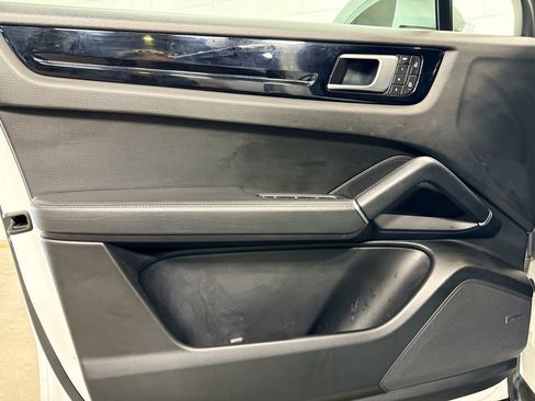 Certified 2022 Porsche Cayenne Coupe AWD/4WD image 22