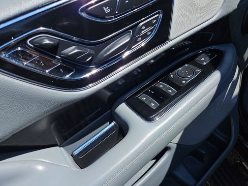 Used 2019 Lincoln Navigator L Reserve AWD/4WD image 11