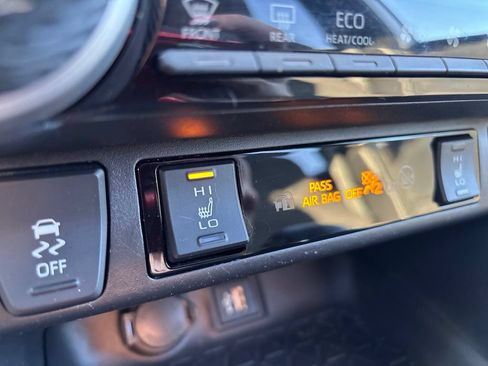 Used 2024 Toyota RAV4 SE w/ Weather & Moonroof Package AWD/4WD image 31