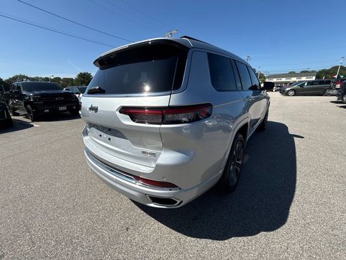 Certified 2021 Jeep Grand Cherokee L Overland w/ Luxury Tech Group IV AWD/4WD image 5