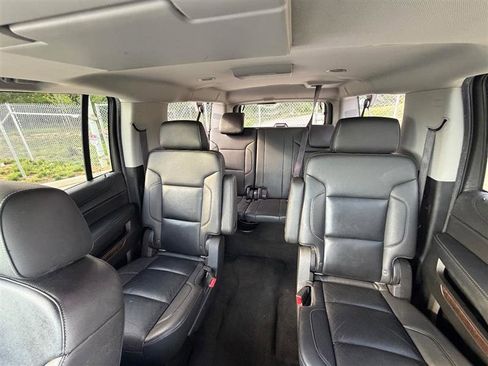 Used 2017 Chevrolet Suburban LT w/ LT Signature Package AWD/4WD image 15