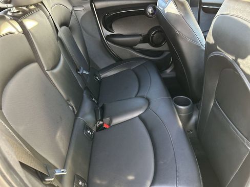 Used 2019 MINI Cooper S w/ Signature Upholstery Package FWD image 10