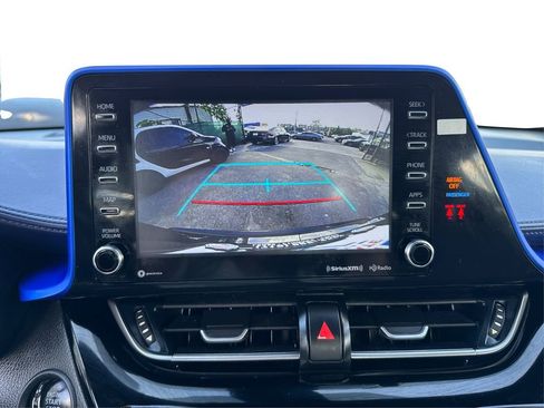 Used 2022 Toyota C-HR XLE image 28