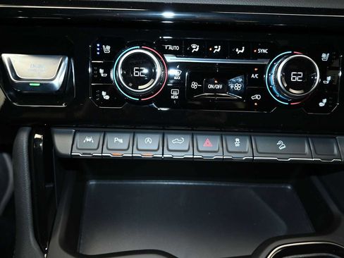 New 2026 GMC Sierra 1500 AT4 w/ AT4 Premium Package AWD/4WD image 13