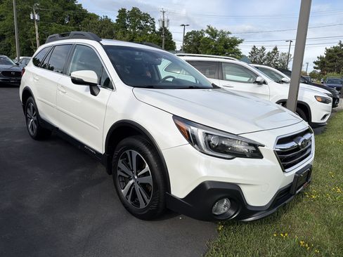 Used 2018 Subaru Outback 2.5i Limited AWD/4WD image 2