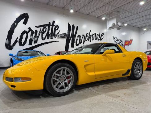 Used 2004 Chevrolet Corvette Z06 w/ Memory Package RWD image 1