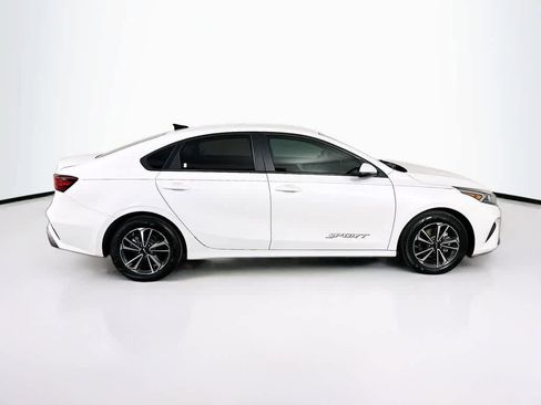 Used 2024 Kia Forte LXS w/ LXS Technology Package FWD image 25