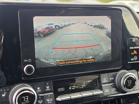 Used 2023 Toyota Highlander XLE FWD image 26