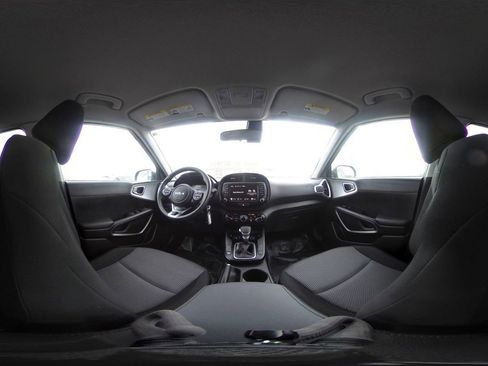 Used 2025 Kia Soul LX w/ LX Technology Package image 38