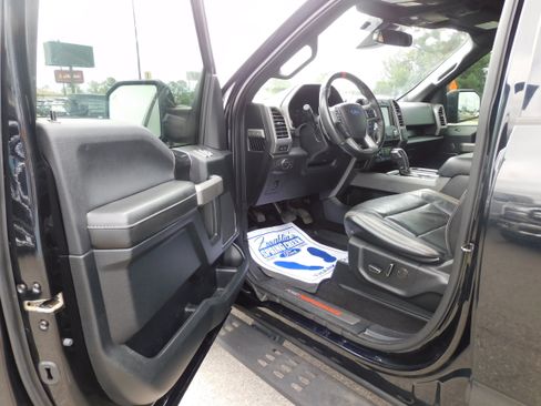 Used 2018 Ford F150 Raptor w/ Equipment Group 802A Luxury image 9