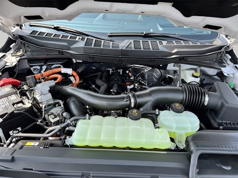 New 2025 Ford F150 Lariat w/ Equipment Group 502A High image 9