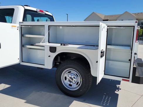 New 2026 Ford F250 XL w/ XL Chrome Package image 11