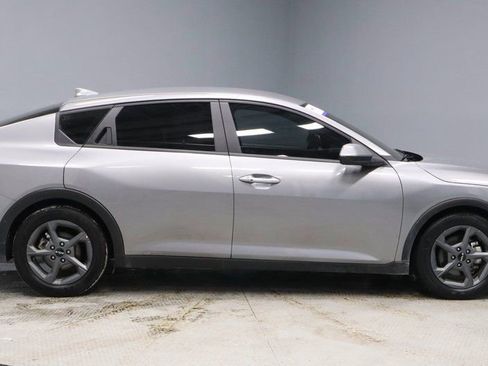 Used 2025 Kia K4 LXS image 11