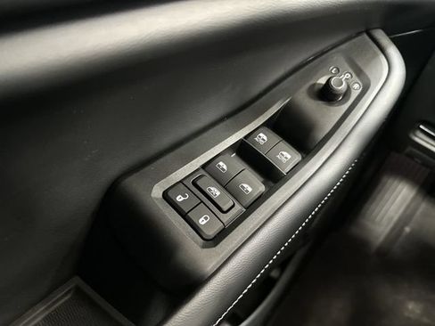 Used 2024 Jeep Grand Cherokee Altitude AWD/4WD image 16
