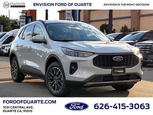 New 2025 Ford Escape SE image 2