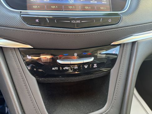 Used 2018 Cadillac XT5 Luxury w/ Driver Awareness Package image 16