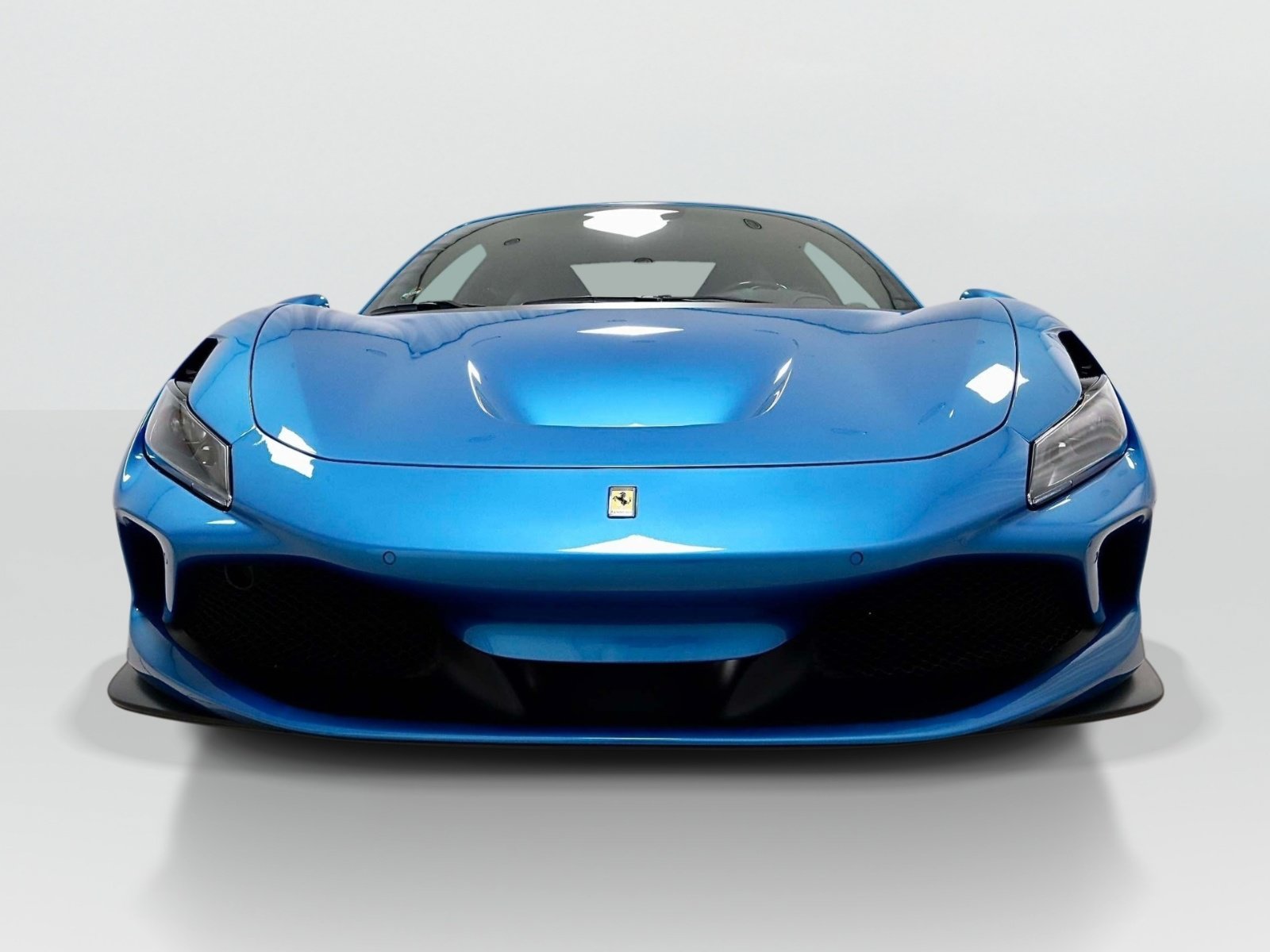 Certified 2022 Ferrari F8 Tributo RWD image 8
