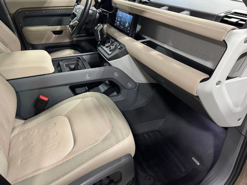 Used 2020 Land Rover Defender 110 First Edition AWD/4WD image 47