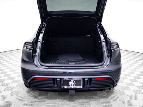 Certified 2024 Porsche Macan 4 Electric image 27