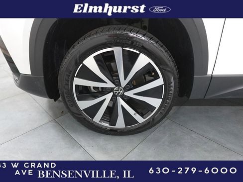 Used 2024 Volkswagen Taos SE image 27